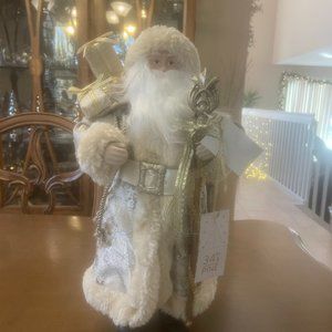 Beautiful 20 inch 34th and Pine Santa Claus.